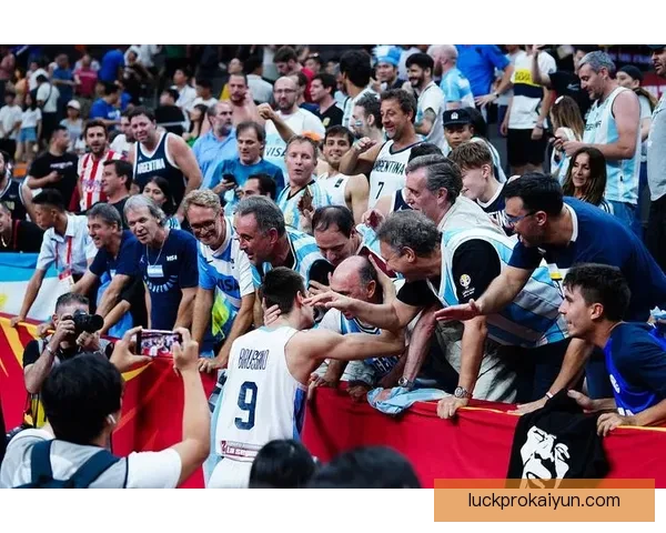 阿德耶米展现惊人速度优势，帮助球队迎来关键胜利，表现亮眼