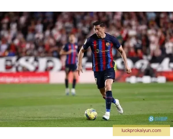 莱万多夫斯基仍未跟随球队恢复训练，转会英超传闻持续升温