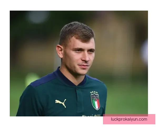 韩国队球迷方阵助威声势浩大，主场氛围持续提升